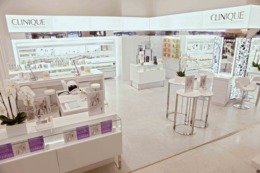 Clinique Flagship Counter … and More – Visual Merchandising and Store Design