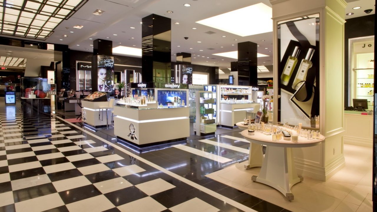 Bloomingdale's in New York - Visit One of the Largest Department