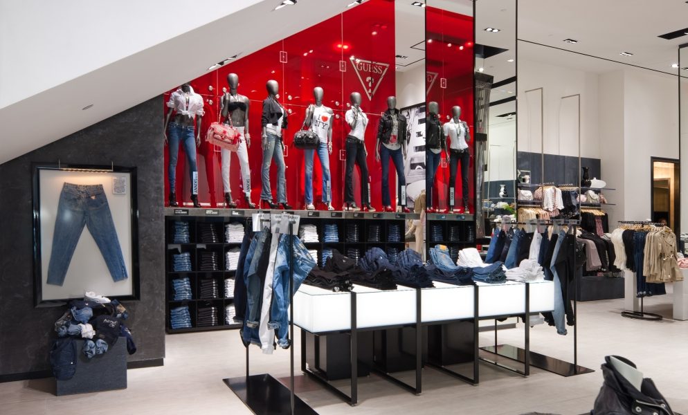 tuberculosis error Que agradable Guess, New York – Visual Merchandising and Store Design