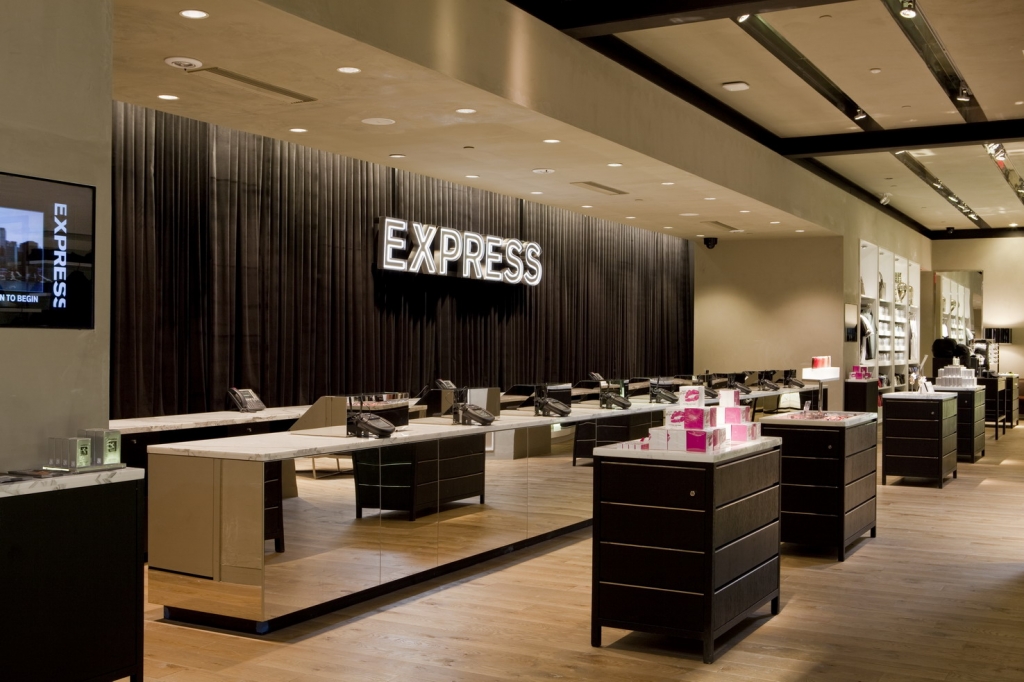 Express Plans More International Stores