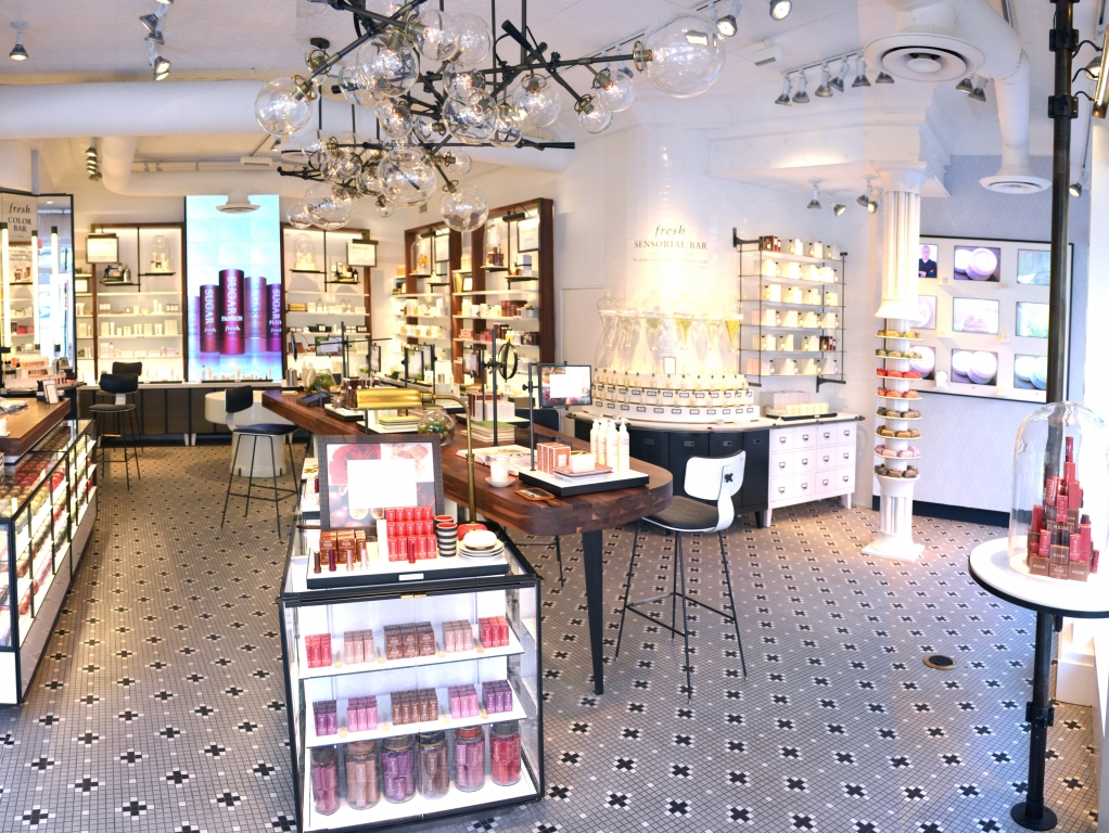 Concept for LVMH Perfumes & Cosmetics  Retail design, Visual  merchandising, Travel retail