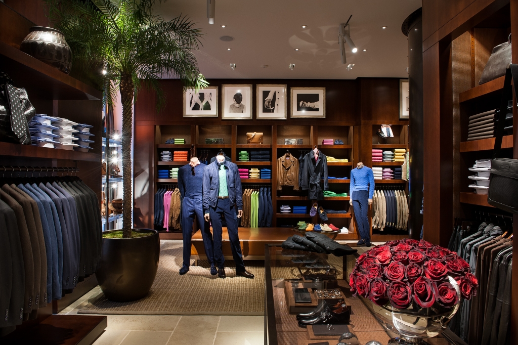 Ralph Lauren Plans to Open 250 Stores – Visual Merchandising and