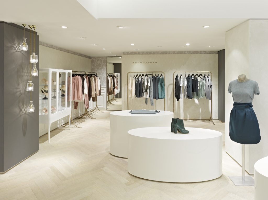 Chambers of Fashion – Visual Merchandising and Store Design