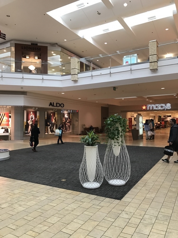 Next Store: Malls in Crisis = Digital Design Opportunities