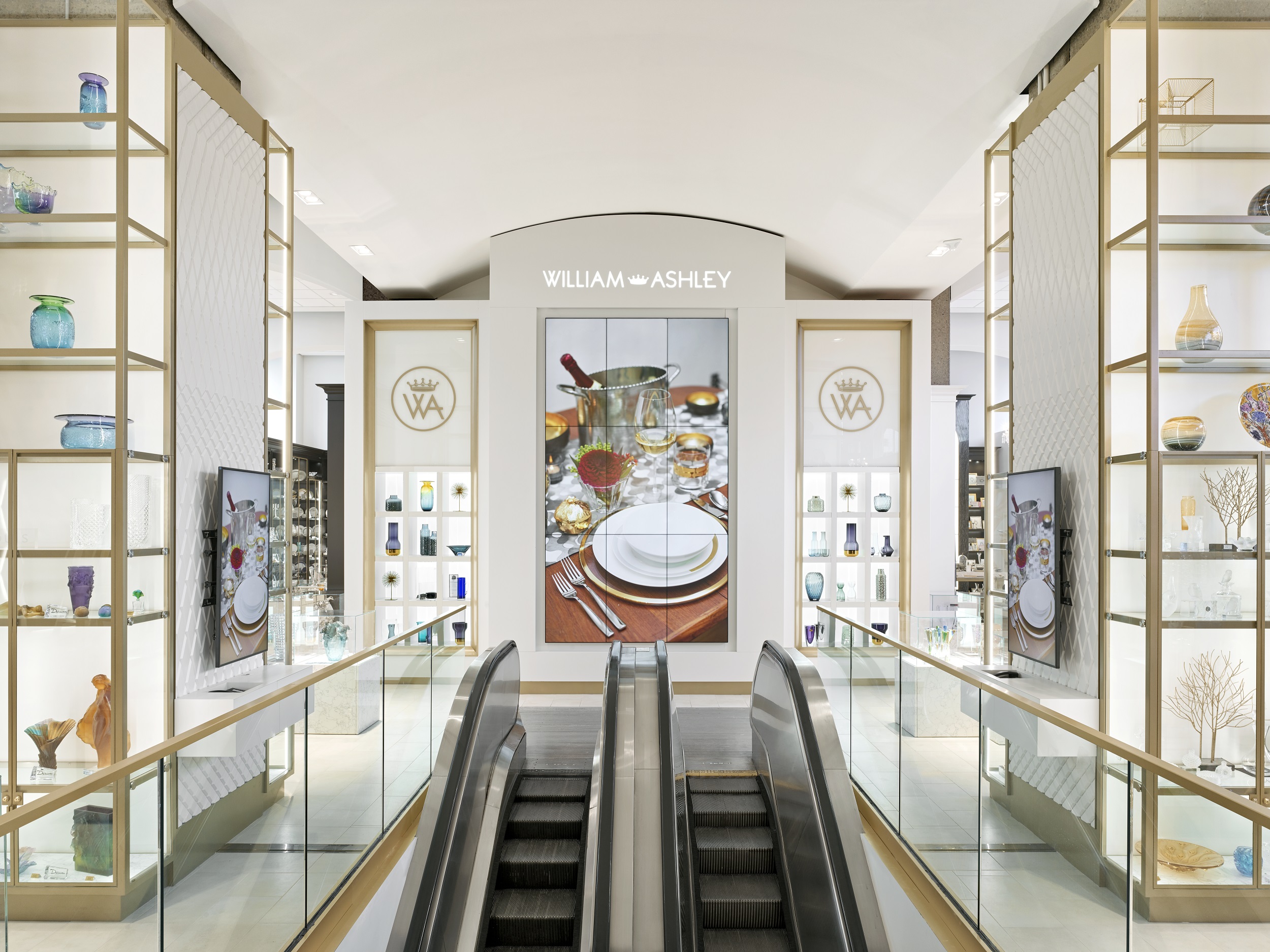 Unique Store Fixtures Takes the Gold — for Brilliant Bergdorf Goodman  Makeover – Visual Merchandising and Store Design