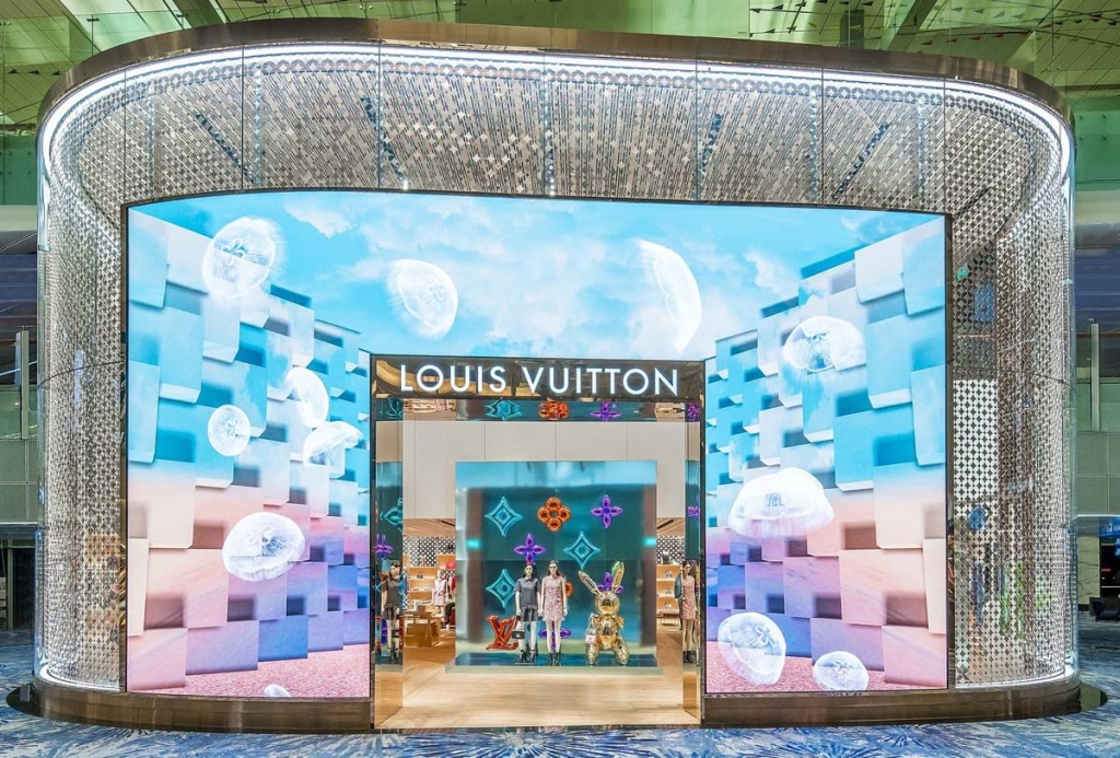 4 Reasons Why Brands Are Using Interactive Retail Displays to Enhance the  Shopping Experience - D'Andrea Visual Communications