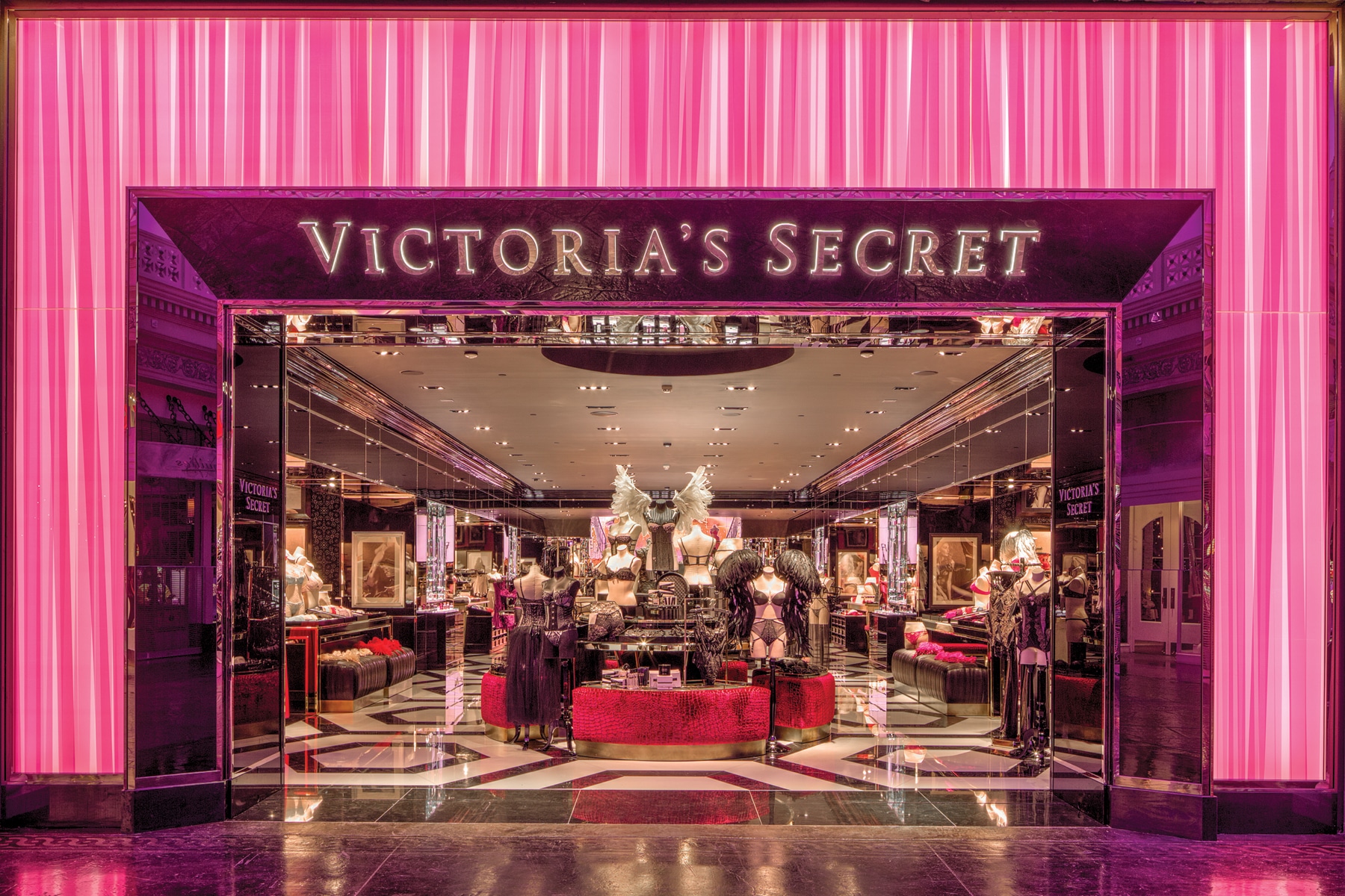 Victoria's Secret Adds AI to Online Shopping – Visual Merchandising and  Store Design