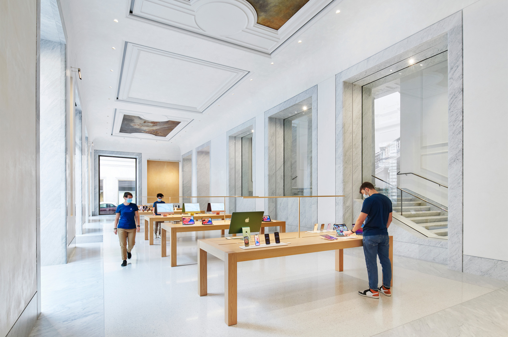 Apple Increasing Employee Benefits for U.S. Retail Workers
