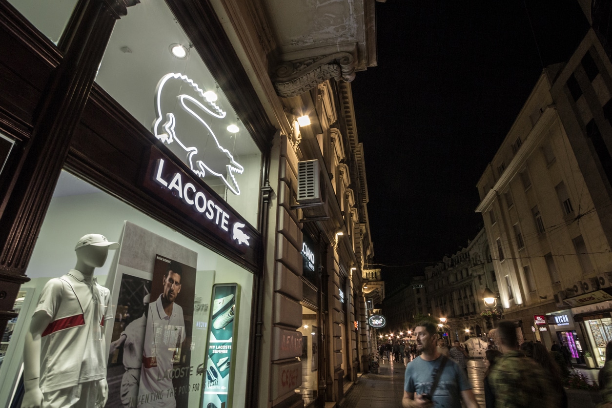 nogle få Ups Give Lacoste Debuts Country Club Concept – Visual Merchandising and Store Design