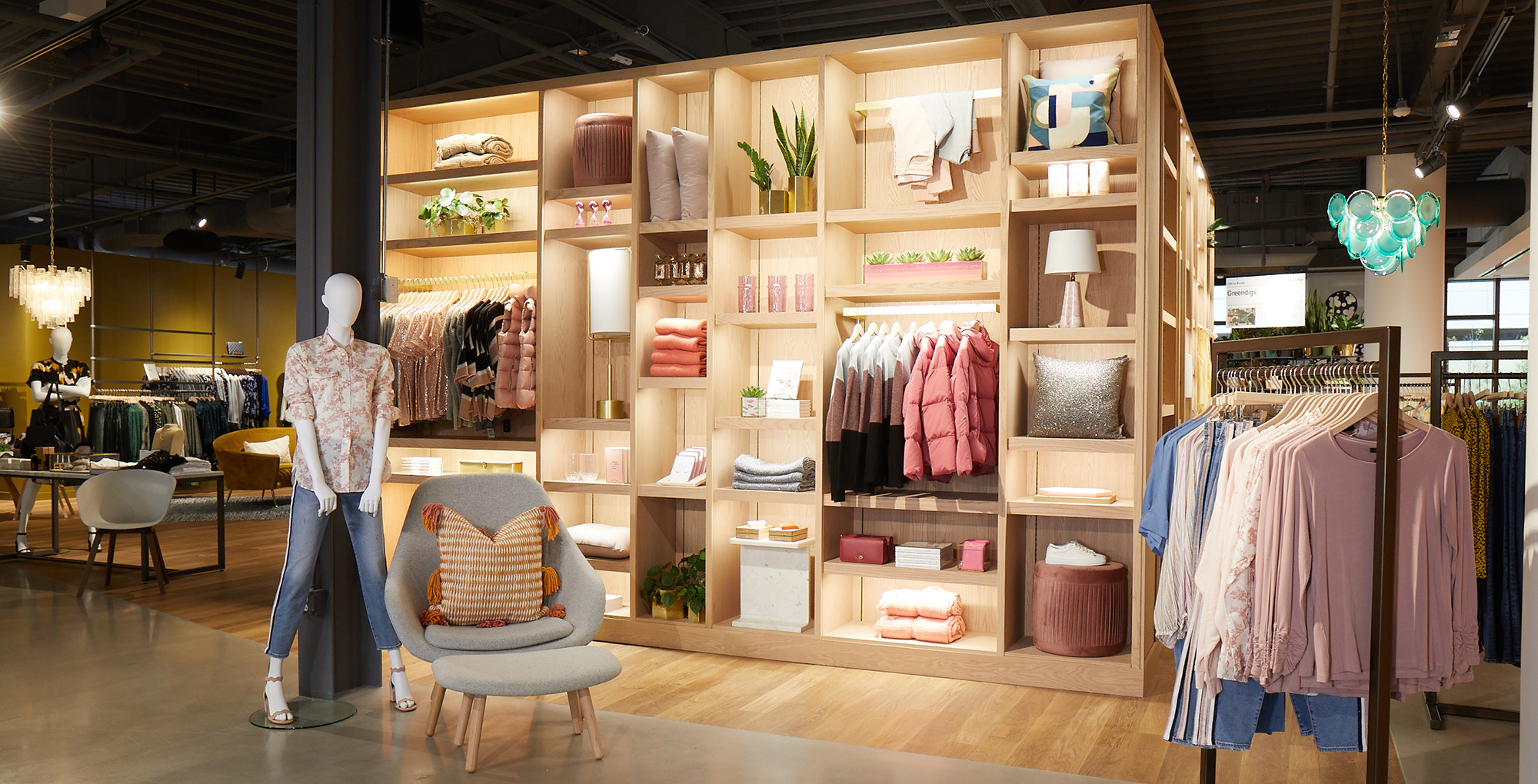 Retail Apparel 101: The Basic Foundations of Clothing Store Displays -  Specialty Store Services