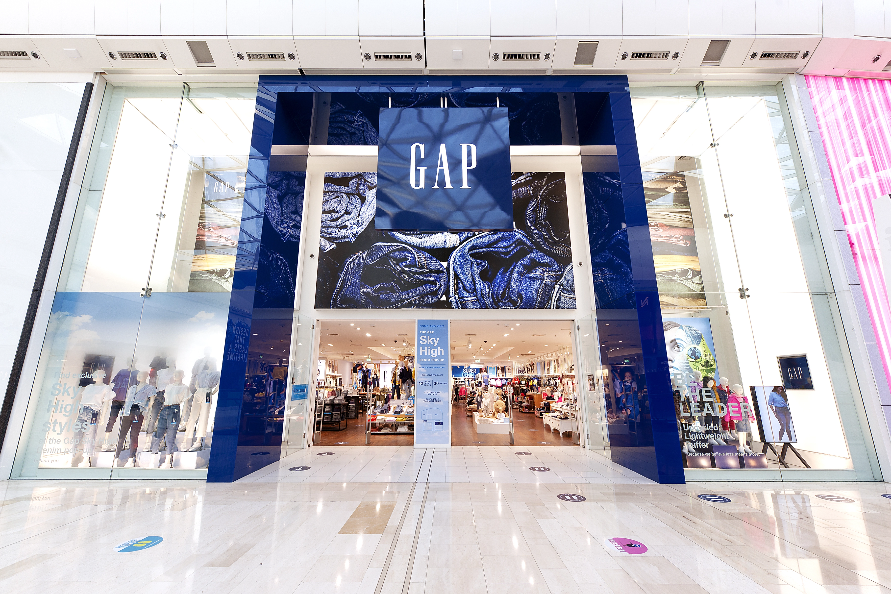 Gap Continues to Struggle – Visual Merchandising and Store Design