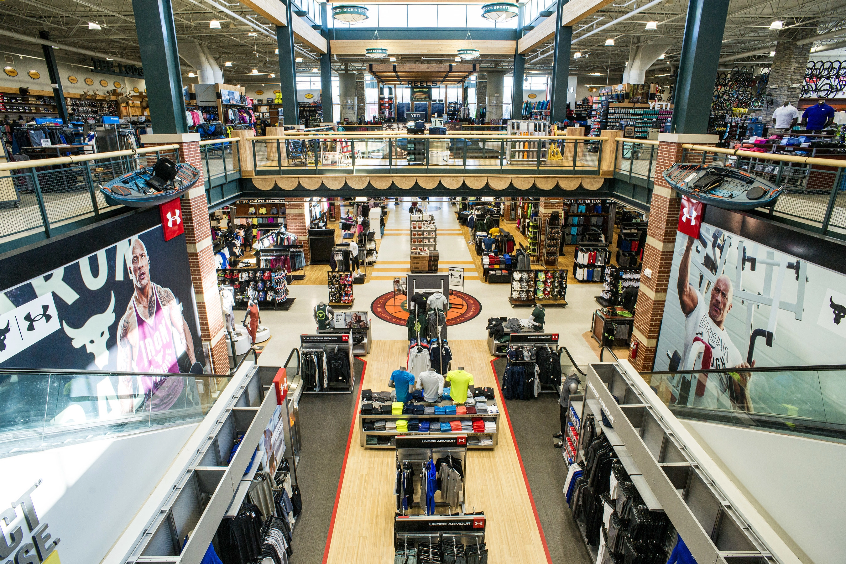 Dick's Sporting Goods Beats Revenue Expectations After Holiday Season – WWD