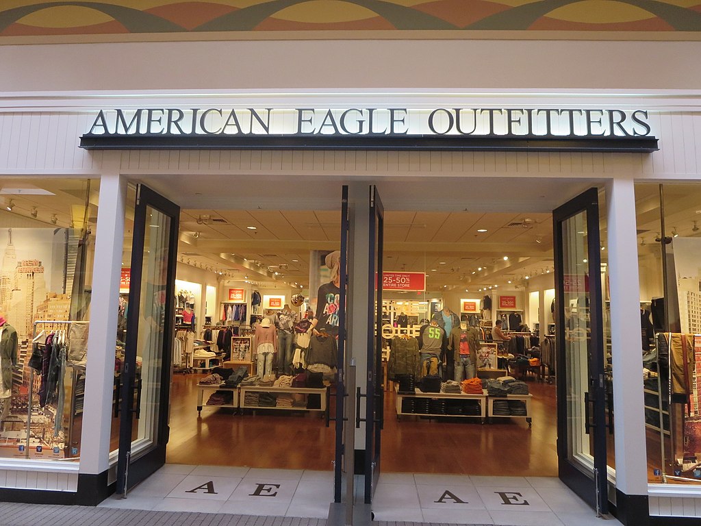 American Eagle to Roost on NY's High Line – Visual Merchandising