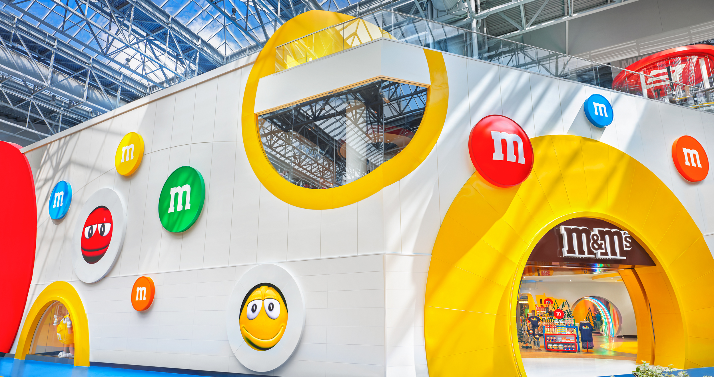 Step-By-Step Guide to Personalizing M&M's in Disney Springs!