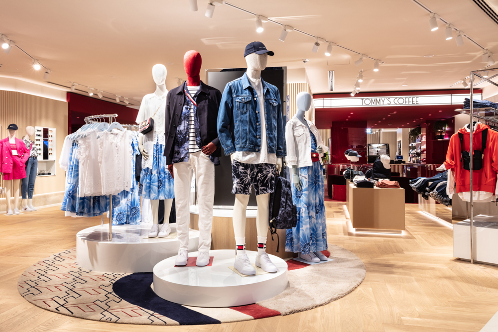 Hilfiger Flagship to Add Cinema VMSD.com