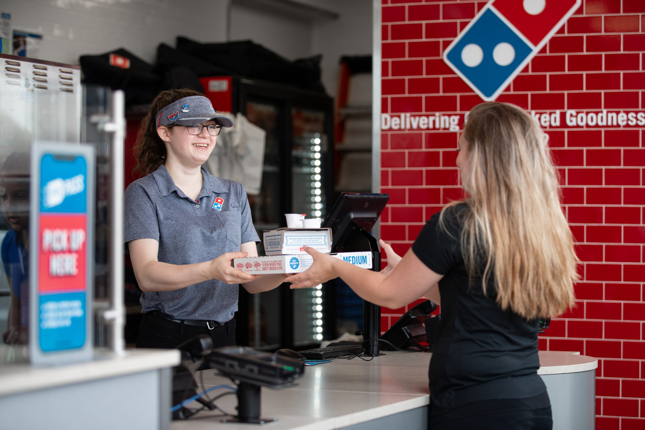 Domino’s Offers $3 &#8220;Tip&#8221; for Carryout Instead of Delivery   