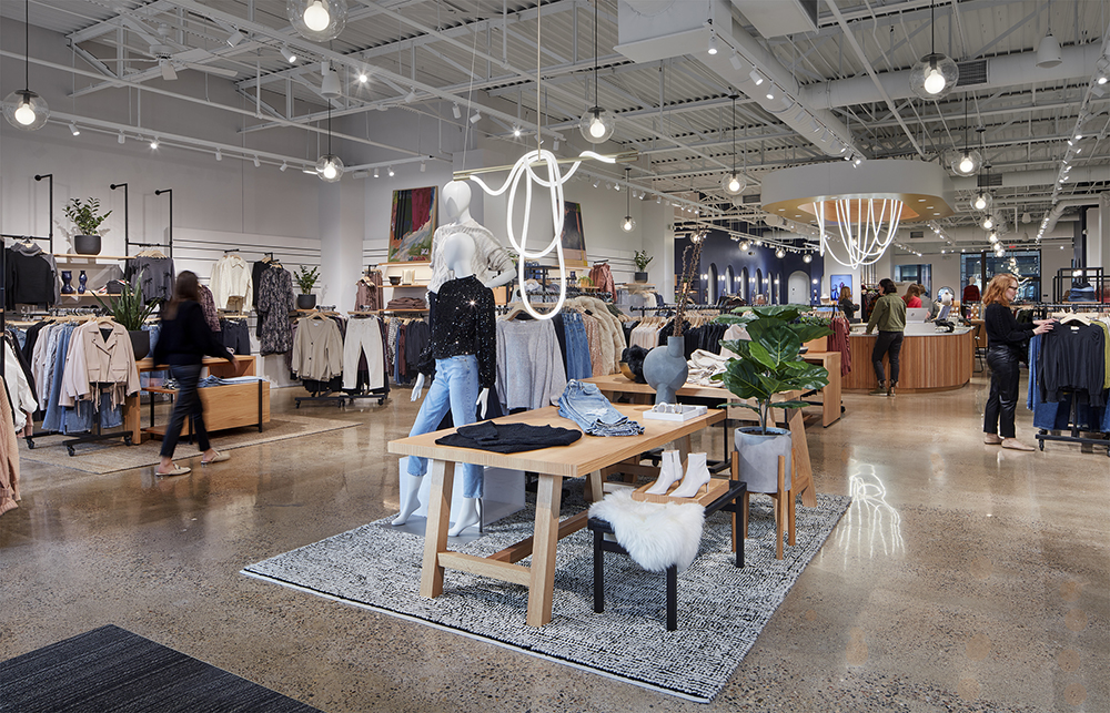 Evereve Shoppers Greeted by Warm In-Store Environment – Visual ...