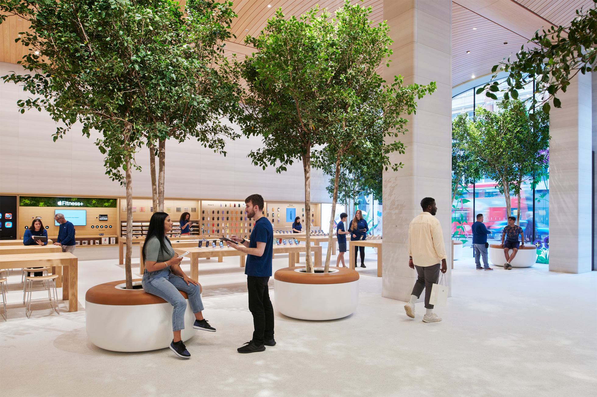 Apple Axing Some Retail-Related Corporate Posts: Report