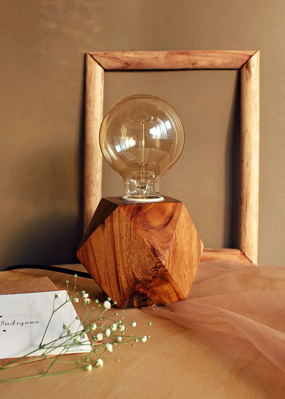 Qalara’s Wooden Faceted Cube Lamp