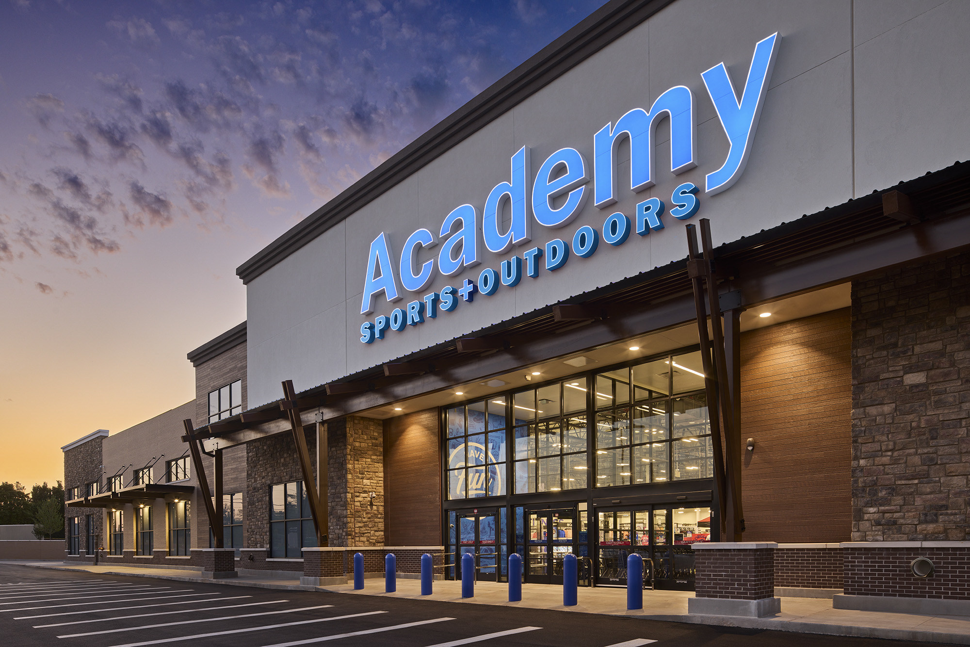Academy Sports + Outdoors Plans 80-100 New Stores – Visual Merchandising  and Store Design