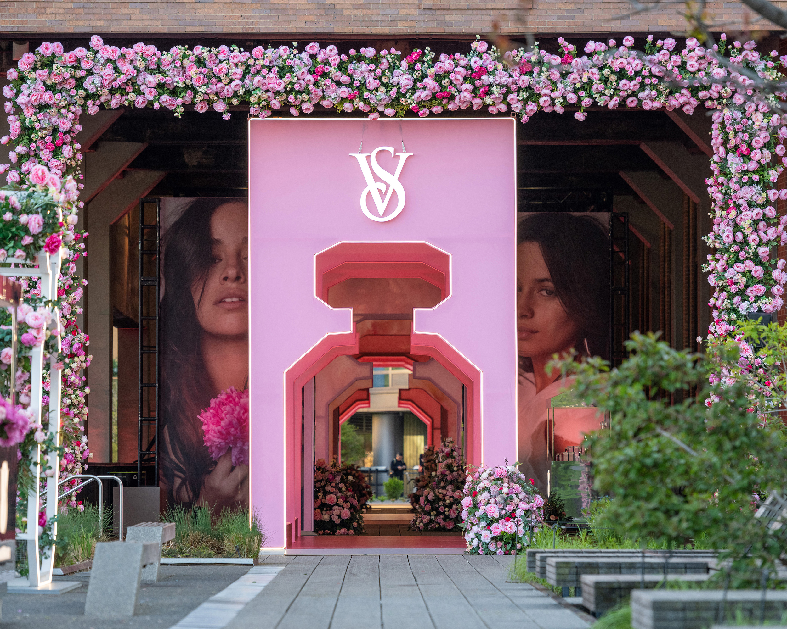 Victoria's Secret Drops a “Bombshell” Pop-Up – Visual Merchandising and  Store Design