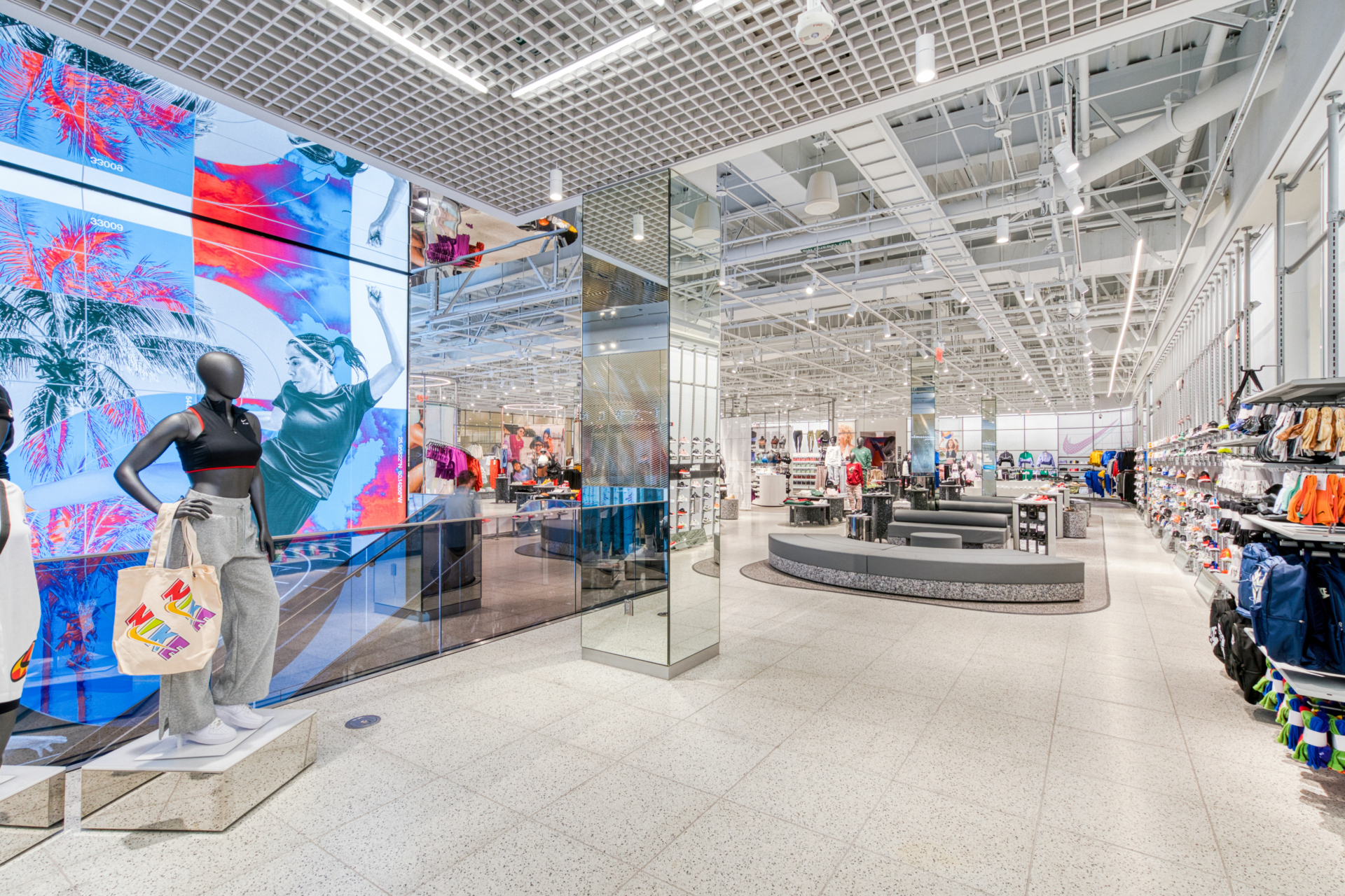 Nike's Rise Concept U.S. Debut – Visual Merchandising and Store