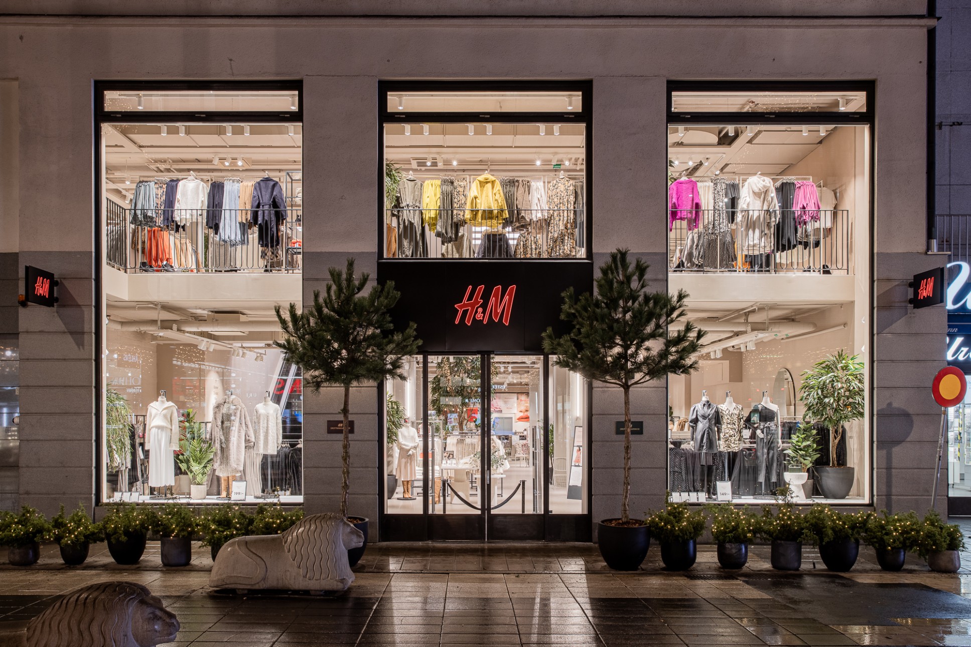 H&M to Enter Brazil – Visual Merchandising and Store Design