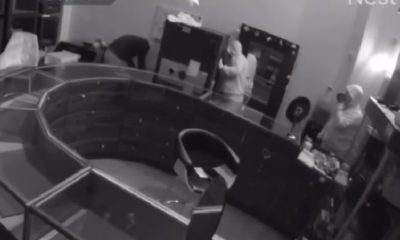 Thieves Wheel Safe Out of Jewelry Store in Miami