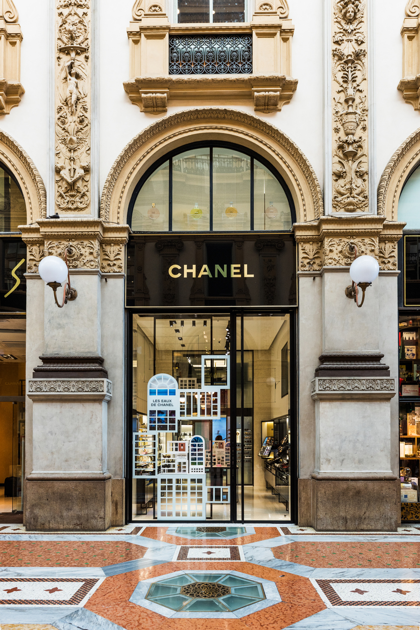 Chanel Opens “Twin” Boutique in Milan – Visual Merchandising and