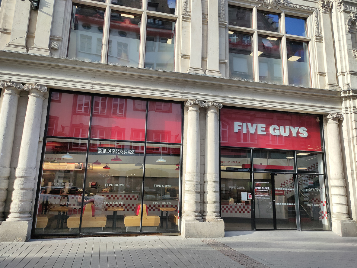 Five Guys to Open First Overseas Airport Eatery