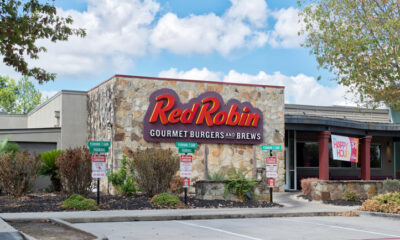 Red Robin Eyes Restaurant Closures