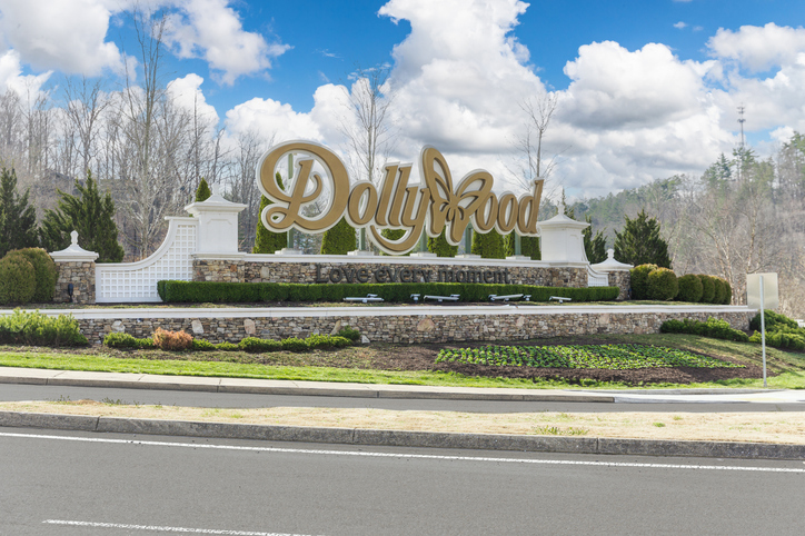 Dolly Parton Plans Travel Center